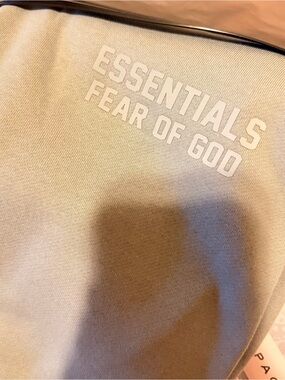 Fear of God ESSENTIALS sycamore relaxed pants